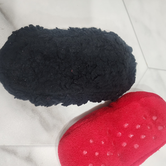 Disney Red Mickey Mouse Kids Slippers - Picture 6 of 10